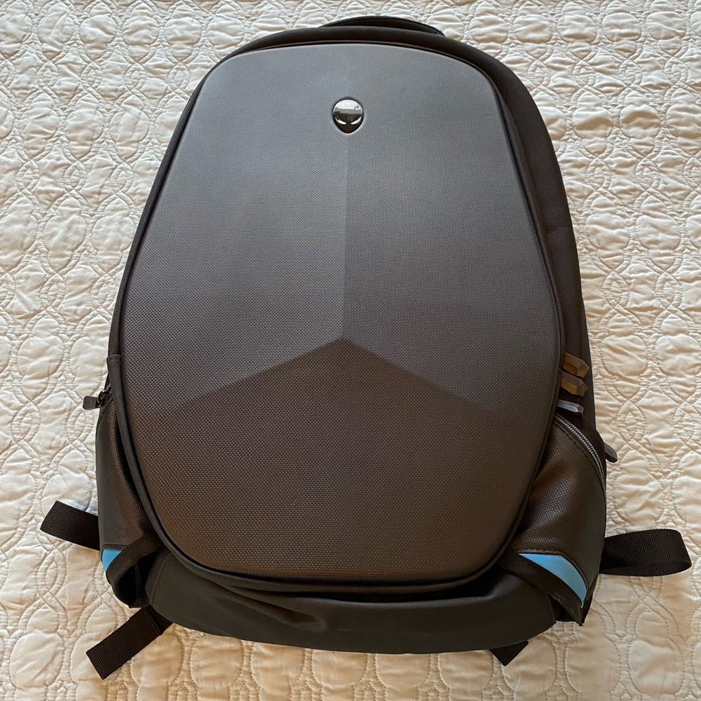 Alienware Vindicator V2.0 Backpack 17.3 inch